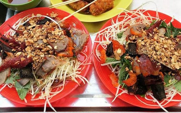 Nộm bò khô Chè Xoan Quán - quán ăn đêm ở Hà Nội hot gần đây