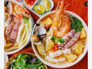 Bún hải sản Bà Châm - top quán bún hải sản Hà Nội full topping 