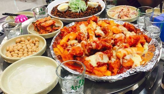 Nhà hàng King Dakgalbi - quán gà Hàn Quốc nổi tiếng tại Hà Nội 