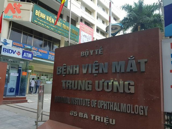 Cổng bệnh viện Mắt trung ương Hà Nội