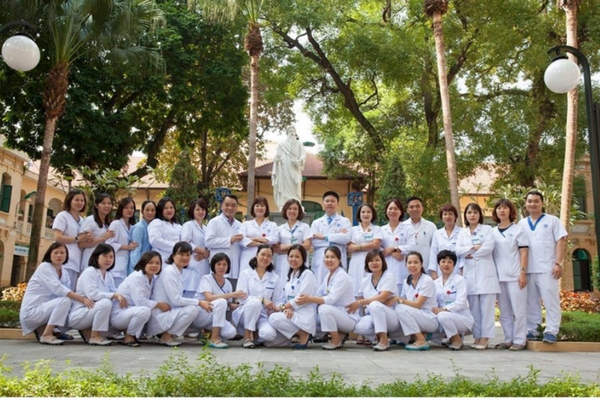Bệnh viện Xanh Pôn Hà Nội, với đội ngũ bác sĩ hàng đầu, tự hào là điểm đến y tế đáng tin cậy của thủ đô
