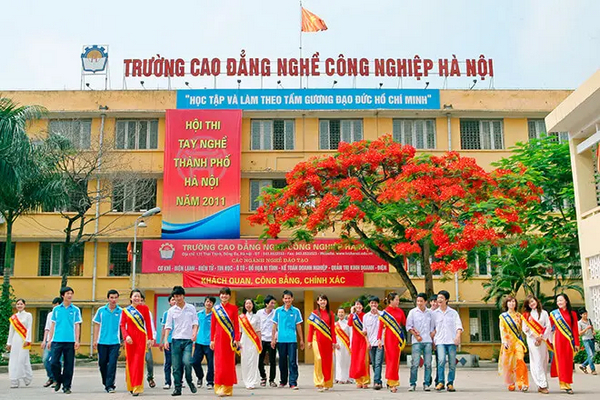 Trường Cao đẳng nghề Công nghiệp Hà Nội đã và đang trở thành một trong những ngôi trường chất lượng hàng đầu không chỉ tại Hà Nội mà còn trên toàn quốc