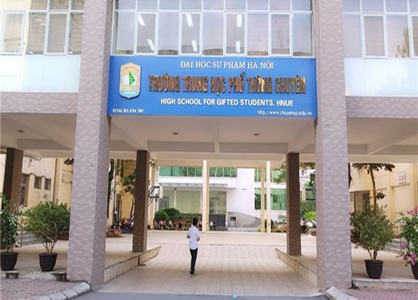 THPT Chuyên Đại học Sư phạm Hà Nội tự hào về những thành tích xuất sắc của học sinh chuyên trong các môn học Tự nhiên 