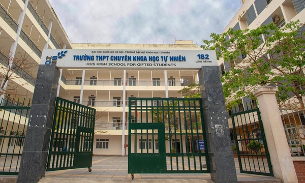 Trường THPT Chuyên Khoa học Tự nhiên là một trường chuyên tại Hà Nội nổi tiếng