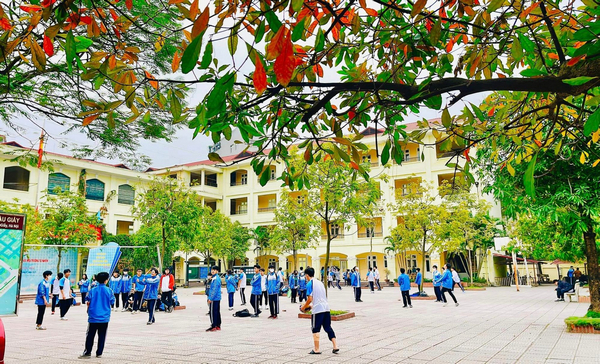 Trường Trung học phổ thông Cầu Giấy là một trong những ngôi trường hàng đầu tại Hà Nội