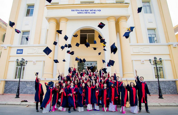Sinh viên tốt nghiệp trường đại học Mở Hà Nội 