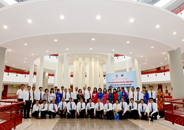 Trường Đại học Kinh tế Quốc dân (NEU) là lựa chọn hàng đầu cho những ai đam mê ngành du lịch tại Hà Nội