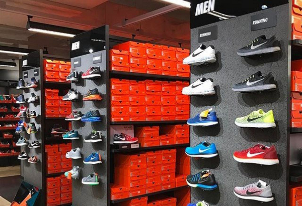 Nike Indochina Plaza - danh sách cửa hàng Nike nổi tiếng ở Hà Nội 