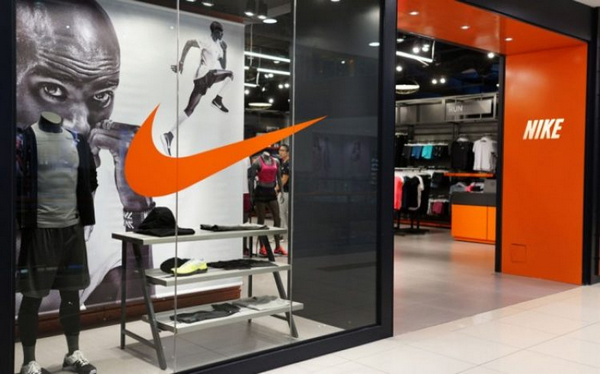 Nike Aeon Long Biên chuyên bán các mẫu Nike Air Jordan Retro, một trong những dòng sản phẩm đình đám của thương hiệu Nike