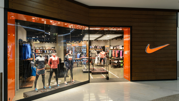 ike Vincom Bà Triệu là một phần của hệ thống cửa hàng Nike chính hãng trên toàn quốc