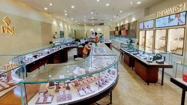 PNJ Tôn Đức Thắng là một trong những thương hiệu hàng đầu chuyên chế tác và cung cấp các loại trang sức bạc cao cấp tại Việt Nam