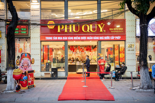 Vàng Bạc Phú Quý là một trong những cửa hàng vàng bạc uy tín và đông khách nhất tại Hà Nội