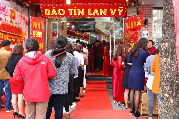 Tiệm vàng bạc đá quý Bảo Tín Lan Vy đã có 15 năm hình thành và phát triển trên thị trường Hà Nội
