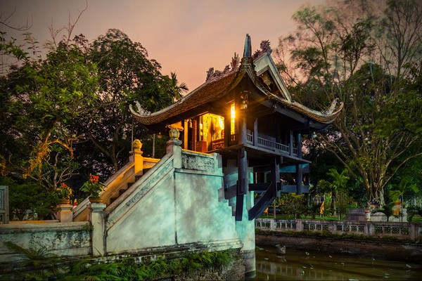 Chùa Một Cột là một trong các danh lam thắng cảnh ở Hà Nội mang đậm yếu tố nghệ thuật trong Phật giáo