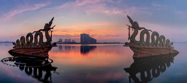Được mệnh danh là “lá phổi” của Hà Nội, Hồ Tây chính là hồ nước lớn nhất Thủ đô với diện tích hơn 500ha