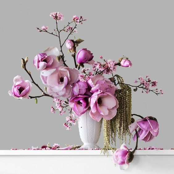 Cửa hàng Hoa Lụa Phương Thảo, chuyên cung cấp các loại hoa giả đa dạng như hoa cành, hoa treo tường, hoa cắm lãng