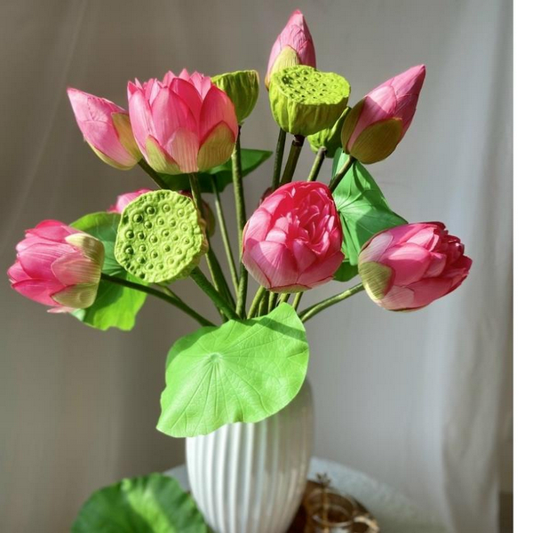 Uyên Shop chuyên cung cấp các loại hoa sen lụa, hoa văn, hoa giả, hoa cưới, lọ hoa, đa dạng về màu sắc và mẫu mã 