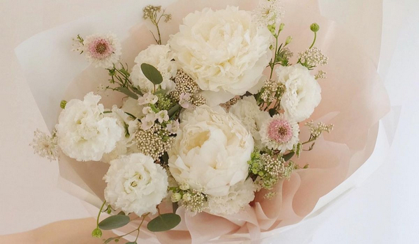 Flowerstore.vn tự hào là cửa hàng chuyên cung cấp hoa tươi và quà tặng đa dạng