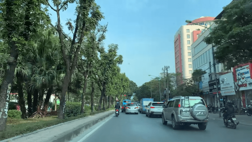 Giải pháp giải quyết ùn tắc giao thông trên đường Hoàng Quốc Việt của Hà Nội