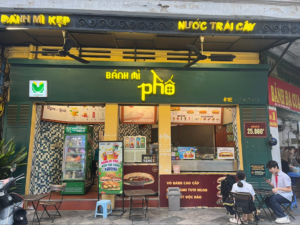 Cửa hàng bánh mì phố hà nội