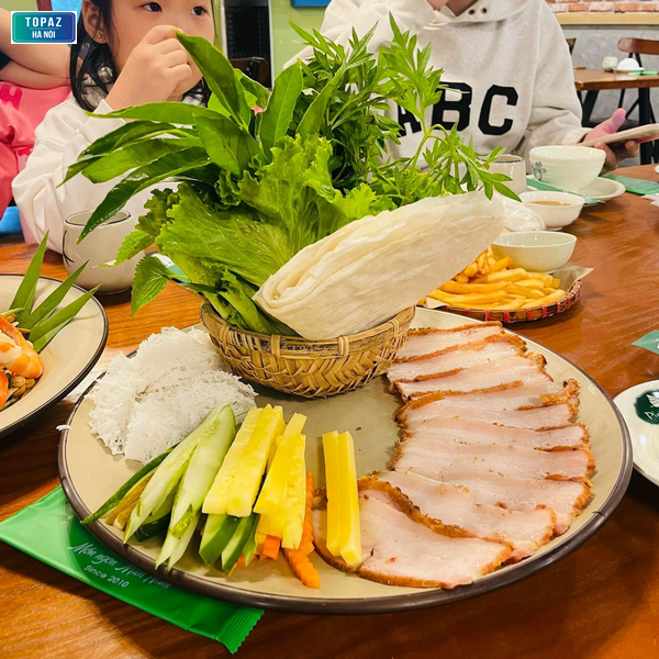 Bánh cuốn thịt heo - món ăn đặc trưng tại nhà hàng Phương Nam 