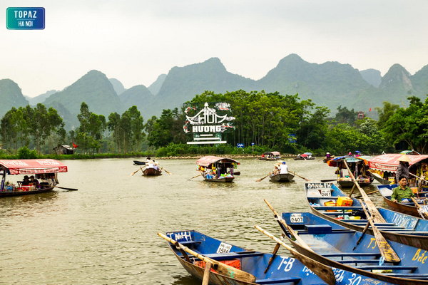 Hình ảnh sông Đáy nằm cạnh chùa Hương 