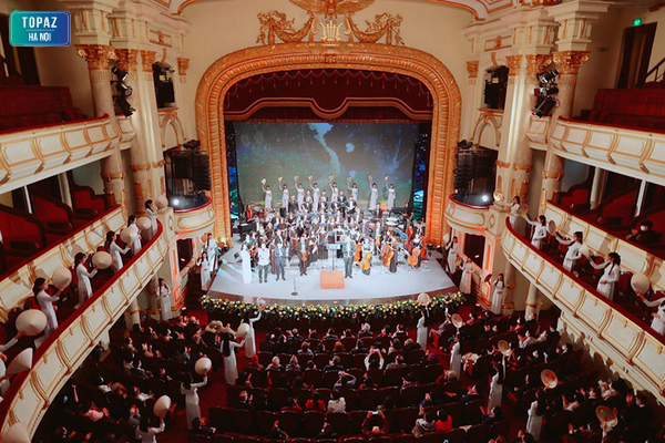 Hình ảnh sân khấu bên trong nhà hát Lớn Hà Nội 
