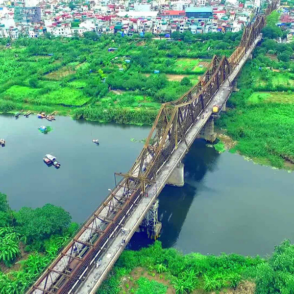 Hình ảnh cầu Long Biên bắc ngang sống Hồng