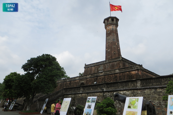Lễ hội triển lãm tranh tại cột cờ Hà Nội 