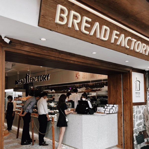 Hình ảnh tiệm bánh Bread Factory ở Hàng Khay Hà Nội 