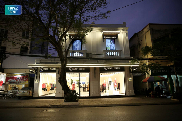 Cửa hàng Chicland có 2 tầng rộng lớn và nằm trên các con phố lớn tại Hà Nội