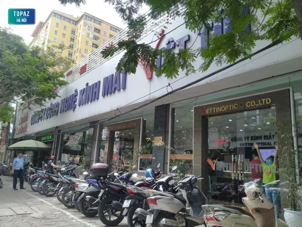 Cửa hàng kính mắt Việt Tín tại Hà Nội 