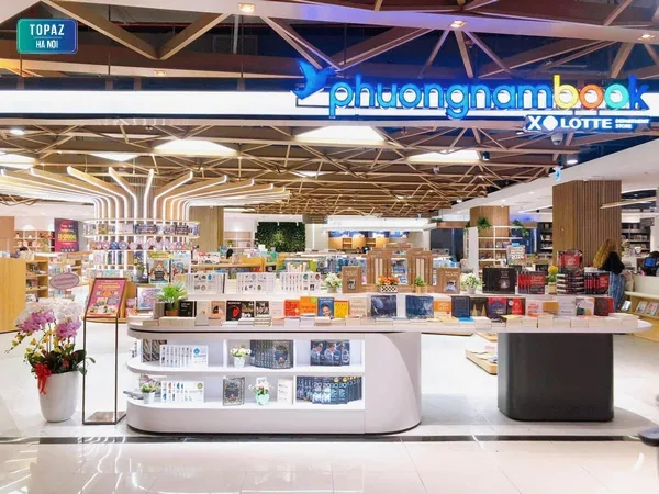 Nhà sách Phương Nam nằm trong những trung tâm thương mại lớn tại Hà Nội 