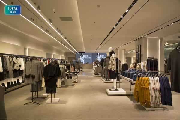 Cửa hàng Zara Hà Nội thường xuyên cập nhật nhiều sản phẩm theo trend 