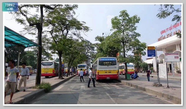 Từ bến xe Giáp Bát có nhiều tuyến xe bus quanh thành phố Hà Nội 