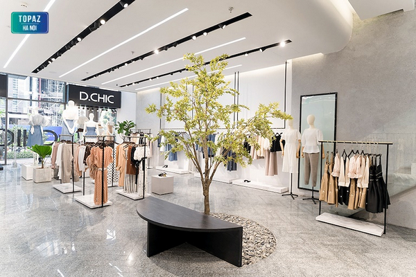 Không gian tại D.CHIC Hà Nội sang trọng và mang lại sự thoải mái cho khách hàng khi mua sắm 