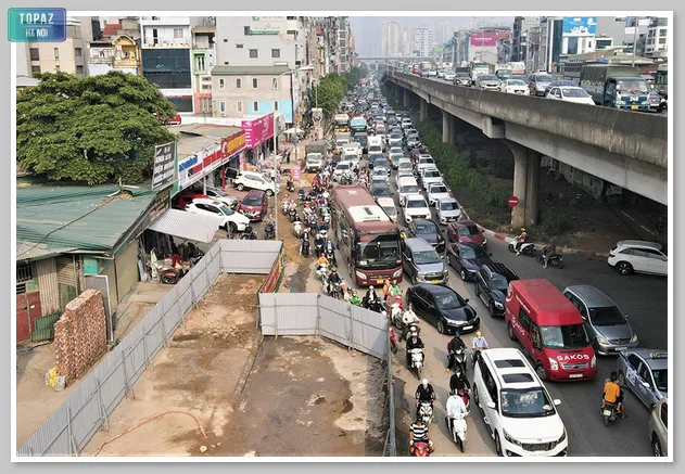 Hình ảnh tắc đường ở đường Nguyễn Xiển Hà Nội vào giờ cao điểm 