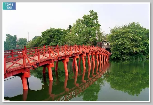 Xung quanh cầu Thê Húc là những địa danh nổi tiếng và thú vị 