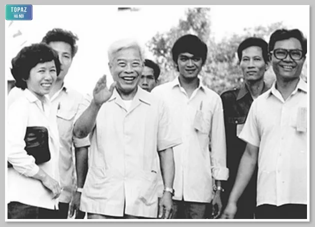 Hình ảnh nhà cách mạng Phạm Hùng