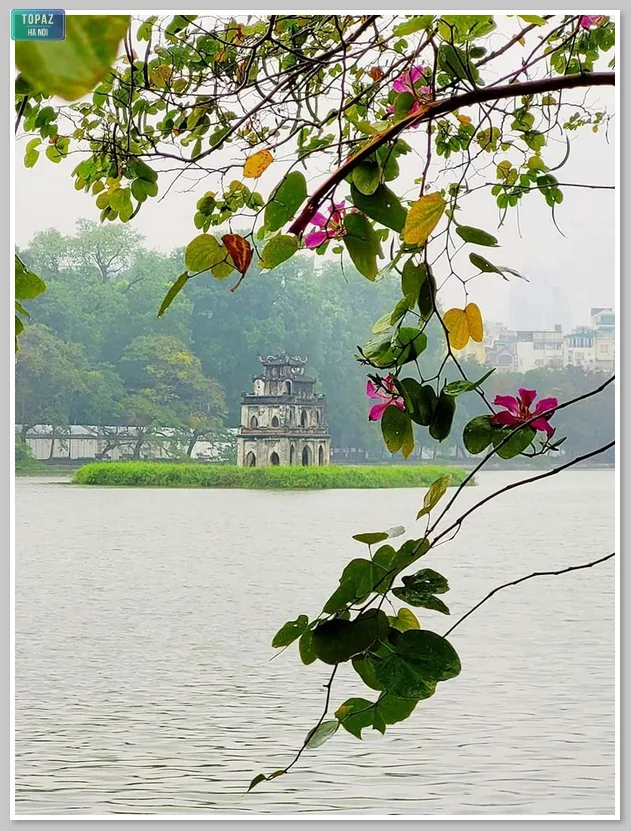 Hình ảnh Hồ Hoàn Kiếm mang nét đẹp cổ kính