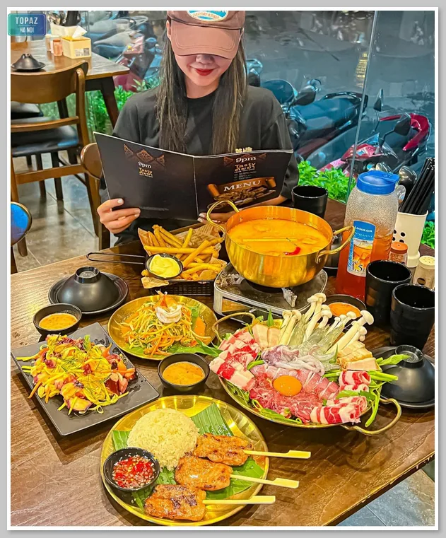 Quán 9PM Mipec - quán ăn nhậu đêm Hà Nội đa dạng các món ăn 