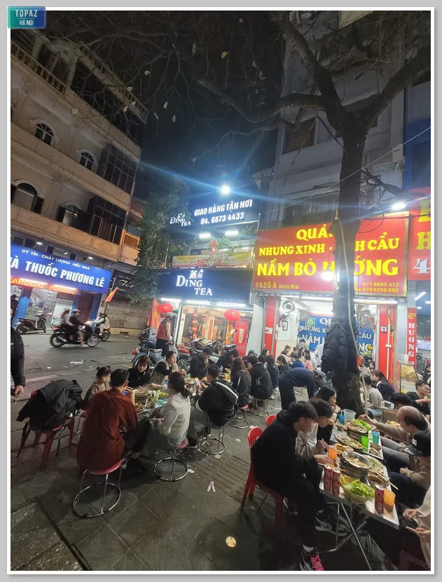 Quán nướng Nhung Xinh thường xuyên đông khách vào buổi tối 