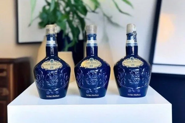 Lịch sử và nguồn gốc rượu Chivas 21 năm